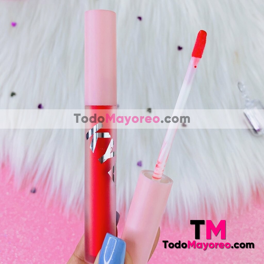 Labial Lip Gloss Edicion Pink Kylie Tono 08 Kylie Proveedor Maquillaje Mayoreo M3481