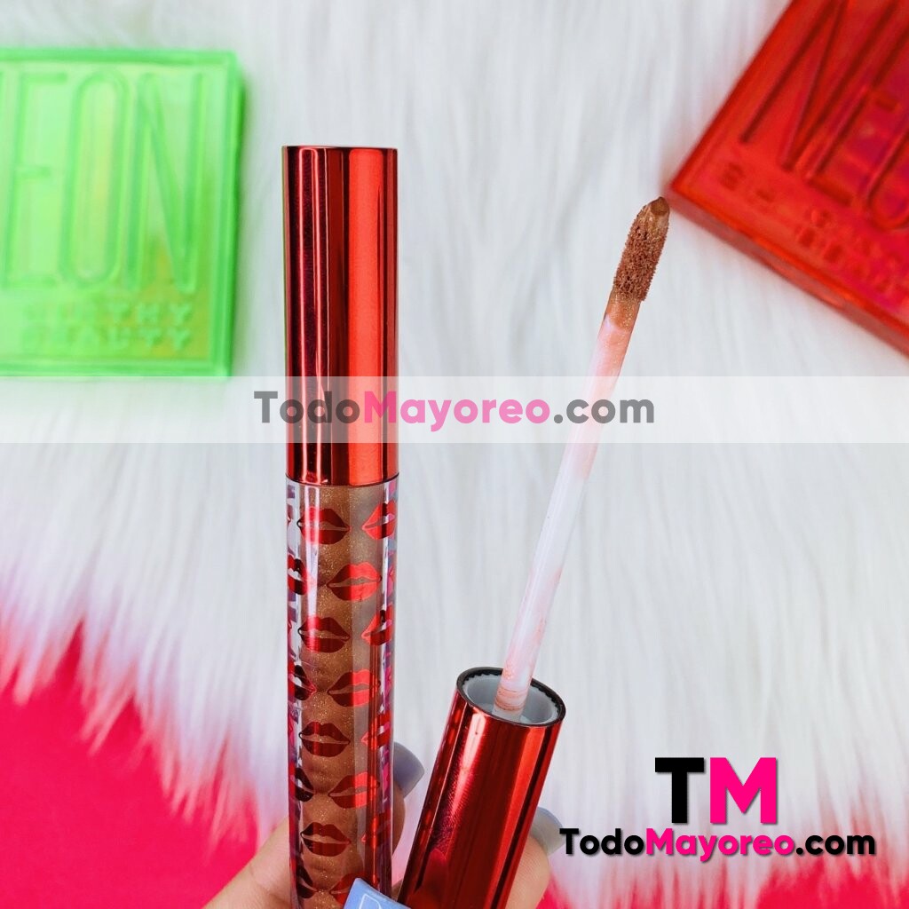 Labial Edicion Red Kylie Lip Gloss Tono 03 Kylie Proveedor Maquillaje Mayoreo M3512