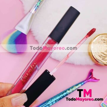 Labial Lovely Lip Gloss Tono 01 Pink 21  Proveedores por Mayoreo M3972