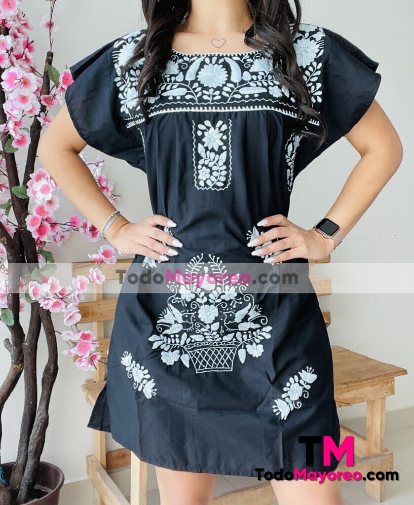 rj00436 Vestido bordado a mano negro artesanal mexicano para mujer hecho en Chiapas mayoreo fabrica