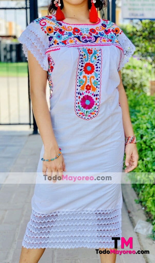 rj00518 Vestido de bordado a mano con diseño floral artesanal mexicano para mujer hecho en Chiapas mayoreo fabrica - TodoMayoreo.com