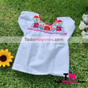 rj00763 Blusa artesanal mexicano de manta blanca bordada a mano diseño de flores para infantil hecho en Chiapas mayoreo fabrica