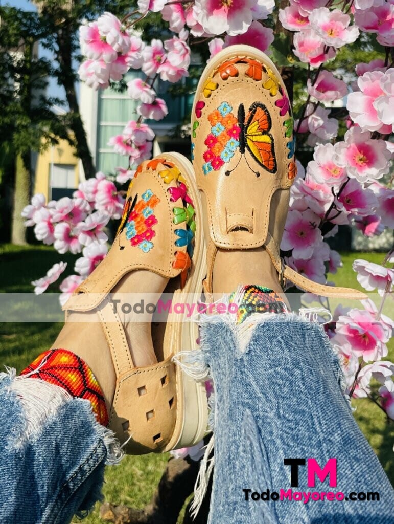Huaraches Artesanales De Piso Mujer Con Mariposa Monarca Bordadade Calzado Mexicano De Piel ze00001-