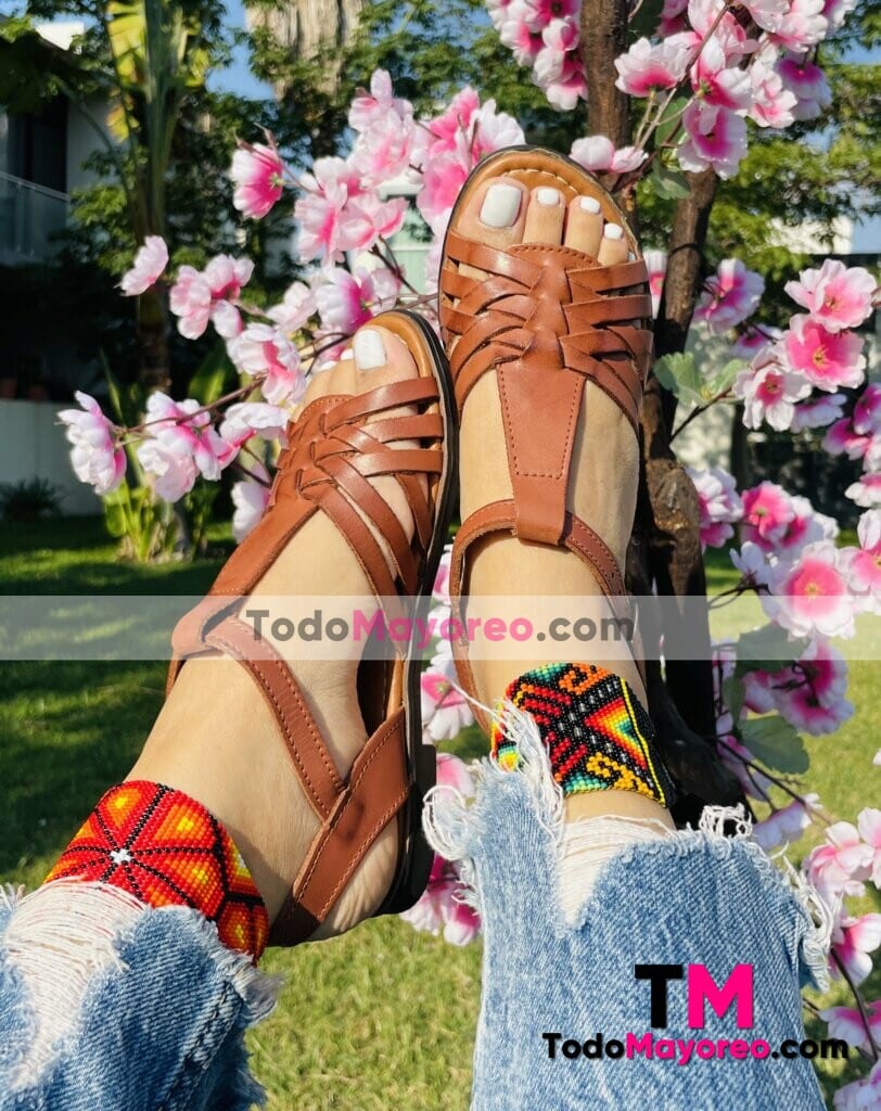Huaraches Artesanales De Piso Mujer Con Tejido de Tiras Cruzadode Calzado Mexicano De Piel ze00017-