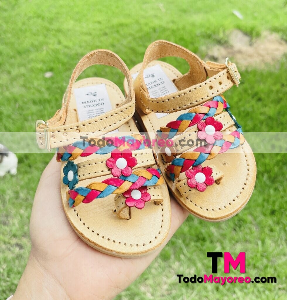 Huaraches Infantiles color Tan con Trenzado de Colores y Flores de De Piel Calzado al Por Mayor ze-00043-