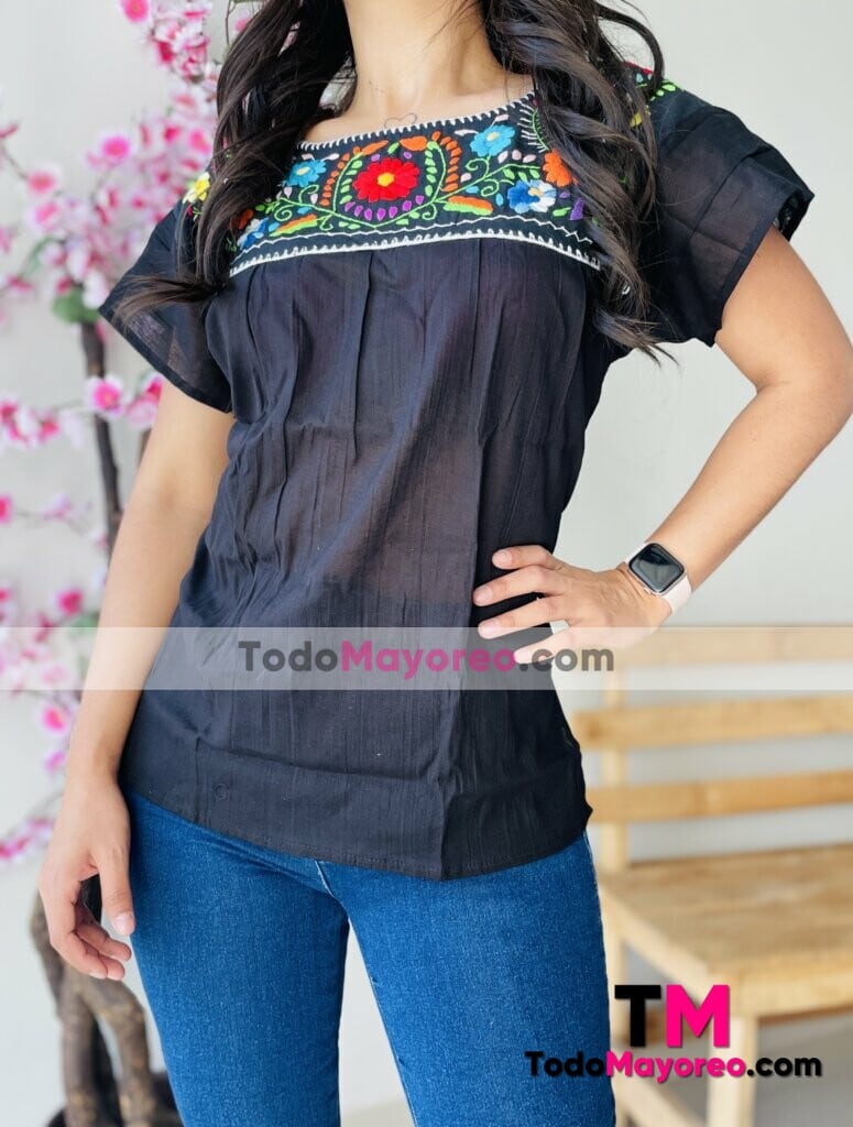 rj00755 Blusa artesanal mexicano de manta color negro bordada a mano para mujer hecho en Chiapas mayoreo fabrica