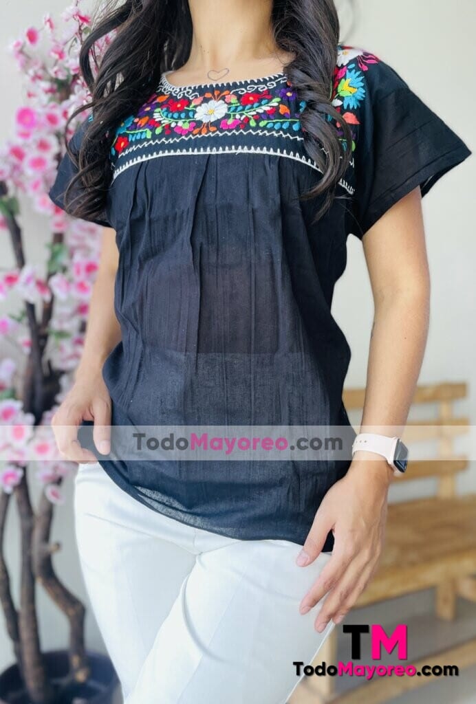 rj00756 Blusa artesanal mexicano de manta color negro bordada a mano para mujer hecho en Chiapas mayoreo fabrica